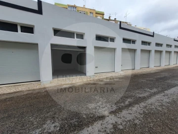 Garagem para Arrendamento em União das Freguesias de Setúbal