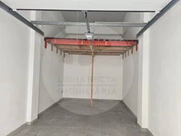 Garagem para Arrendamento em União das Freguesias de Setúbal