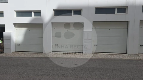 Garagem para Arrendamento em União das Freguesias de Setúbal
