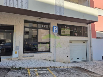 Loja para Venda em Leiria, Pousos, Barreira e Cortes