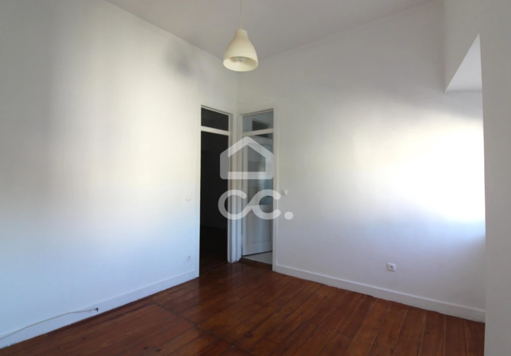 Apartamento T1 para Arrendamento em Estrela Foto 16