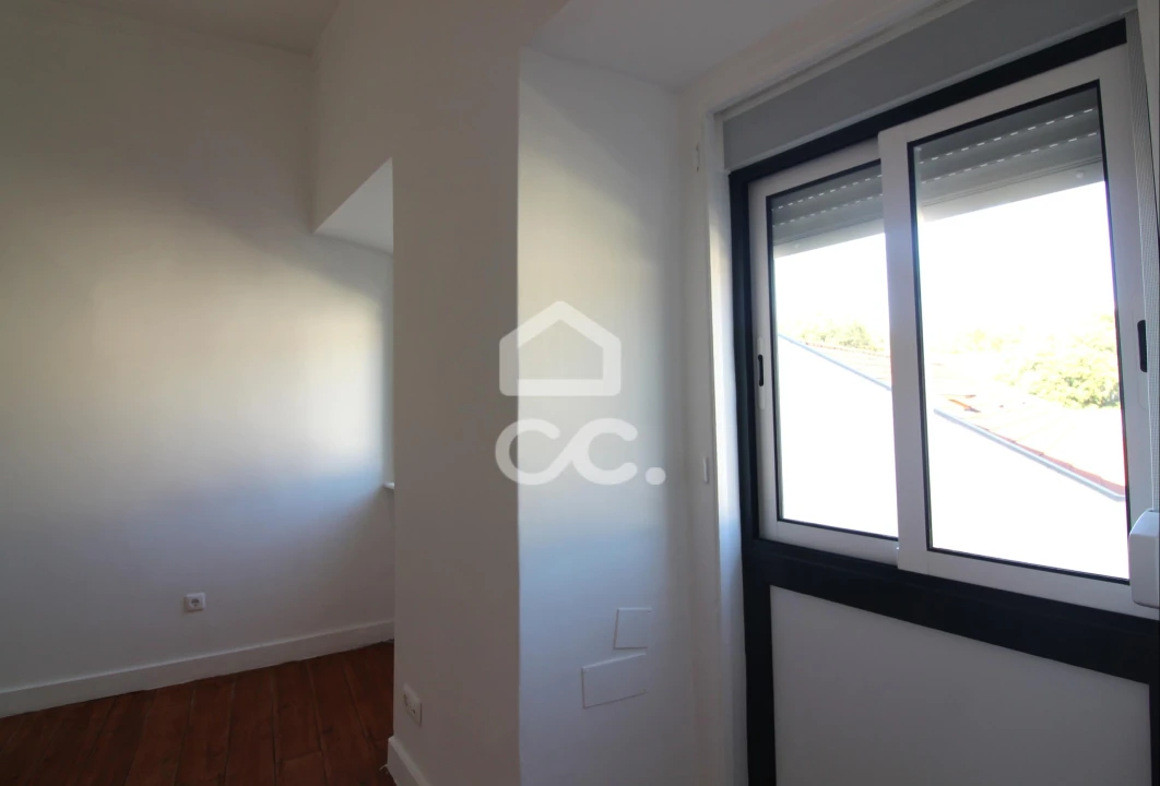 Apartamento T1 para Arrendamento em Estrela Foto 15