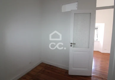 Apartamento T1 para Arrendamento em Estrela