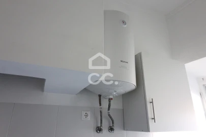 Apartamento T1 para Arrendamento em Estrela