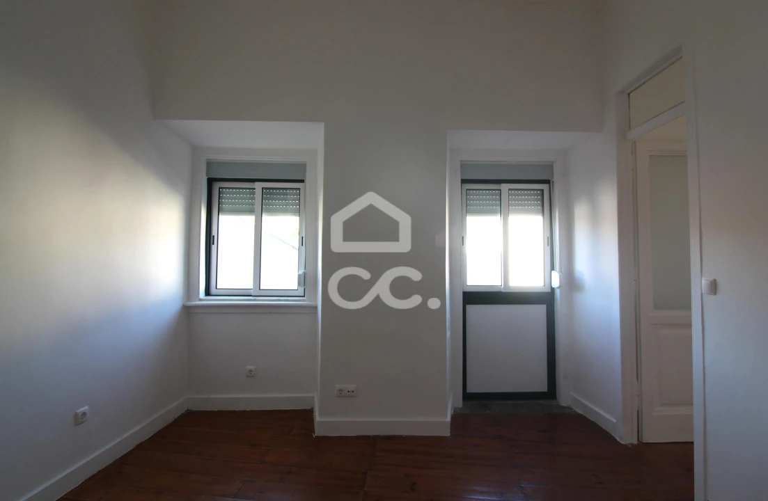 Apartamento T1 para Arrendamento em Estrela Foto 14