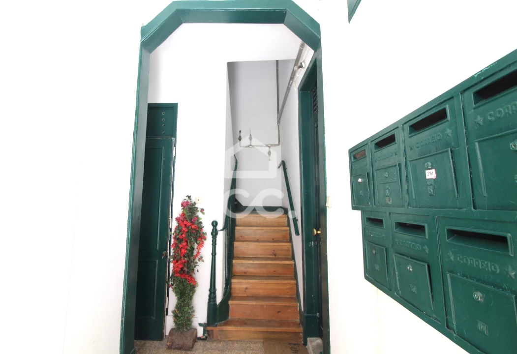 Apartamento T1 para Arrendamento em Estrela Foto 3
