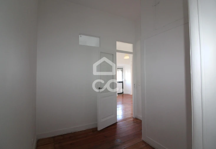 Apartamento T1 para Arrendamento em Estrela Foto 6