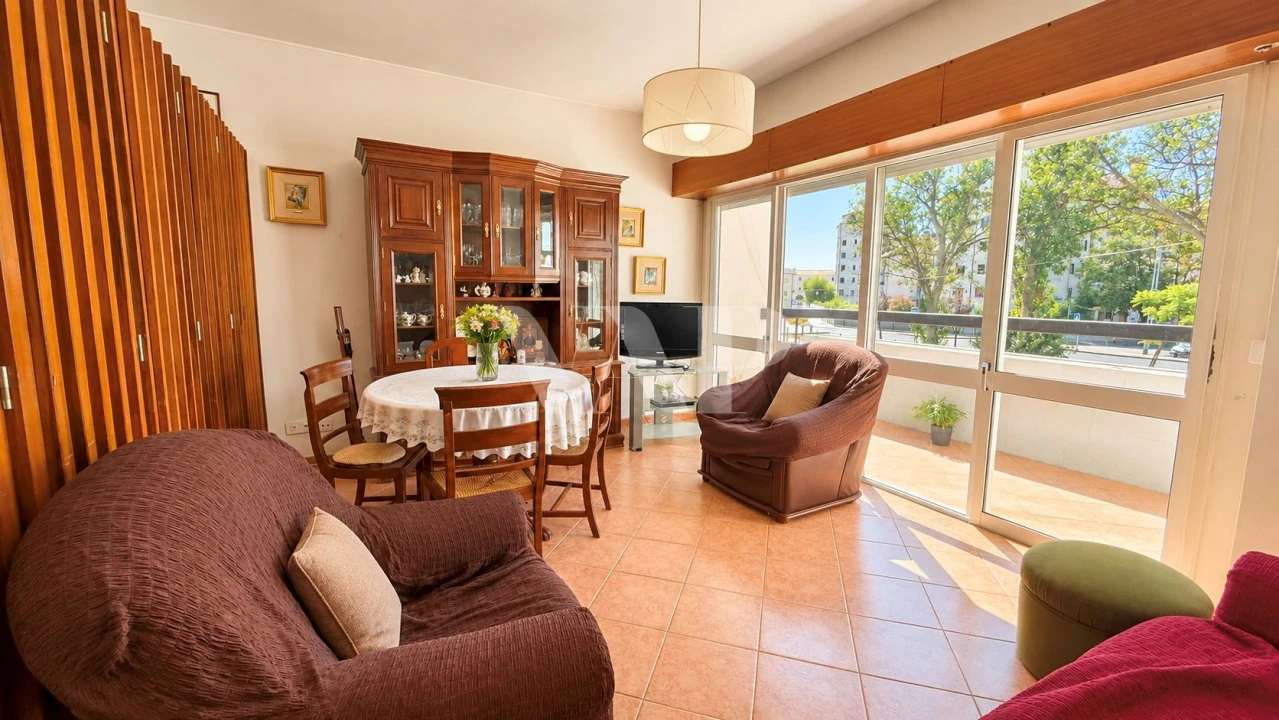 Apartamento T2 para Venda em Quarteira Foto 1