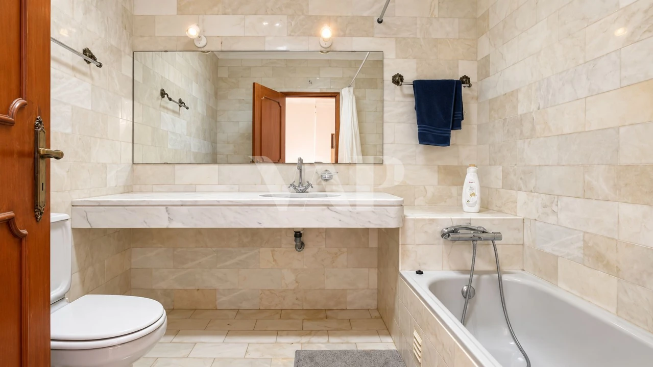 Apartamento T1 para Venda em Quarteira Foto 11