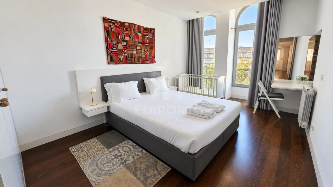 Apartamento T2 para Arrendamento em Cedofeita, Santo Ildefonso, Sé, Miragaia, São Nicolau e Vitória Foto 4