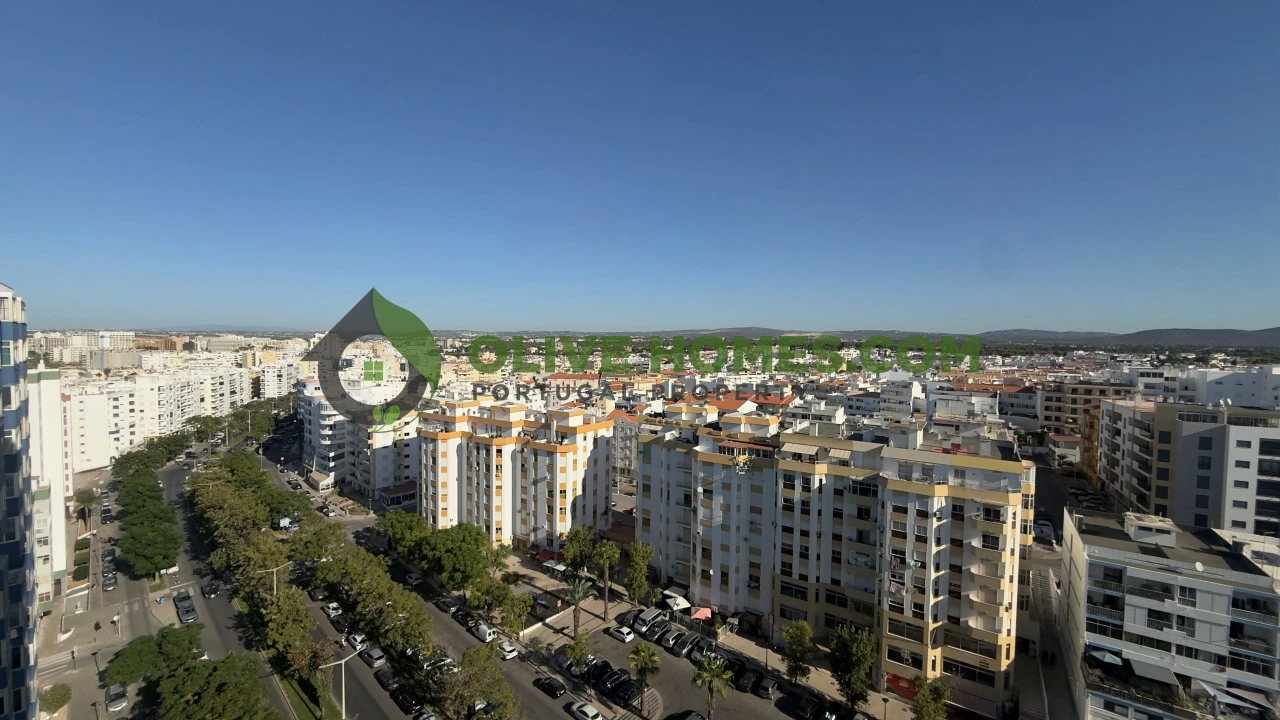 Apartamento T1 para Venda em Quarteira Foto 6