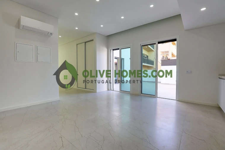 Apartamento T1 para Venda em Quarteira Foto 8