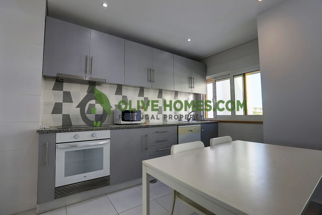 Apartamento T2 para Venda em Quarteira Foto 3
