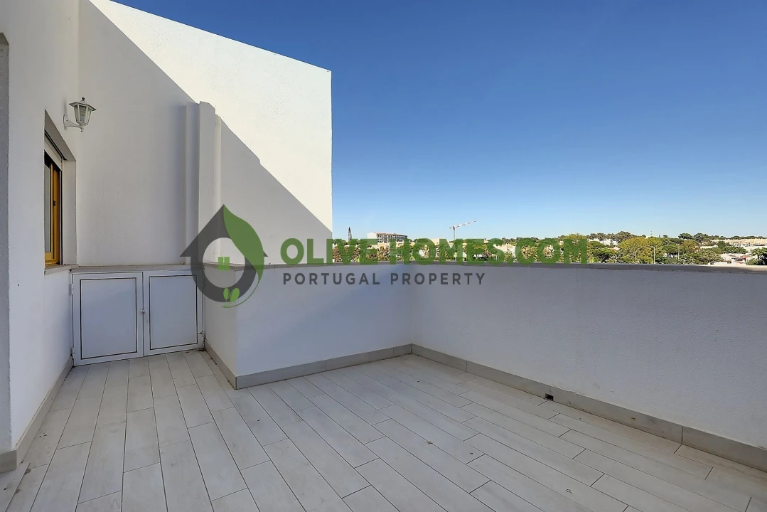 Apartamento T2 para Venda em Quarteira Foto 5