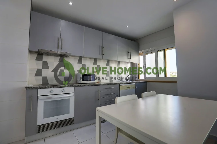 Apartamento T2 para Venda em Quarteira Foto 3