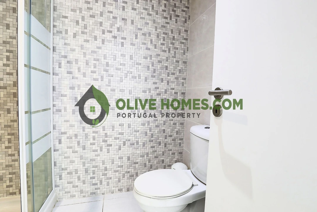 Apartamento T2 para Venda em Quarteira Foto 18