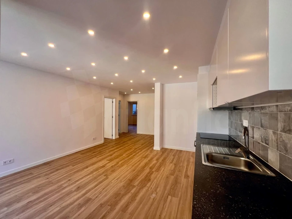 Apartamento T2 para Venda em Encosta do Sol Foto 3