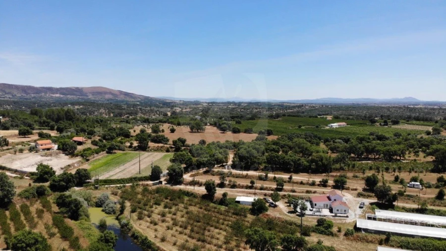 Quinta T1 para Venda em Alpedrinha