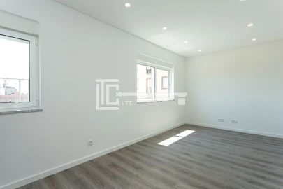 Apartamento T3 para Venda em Olivais