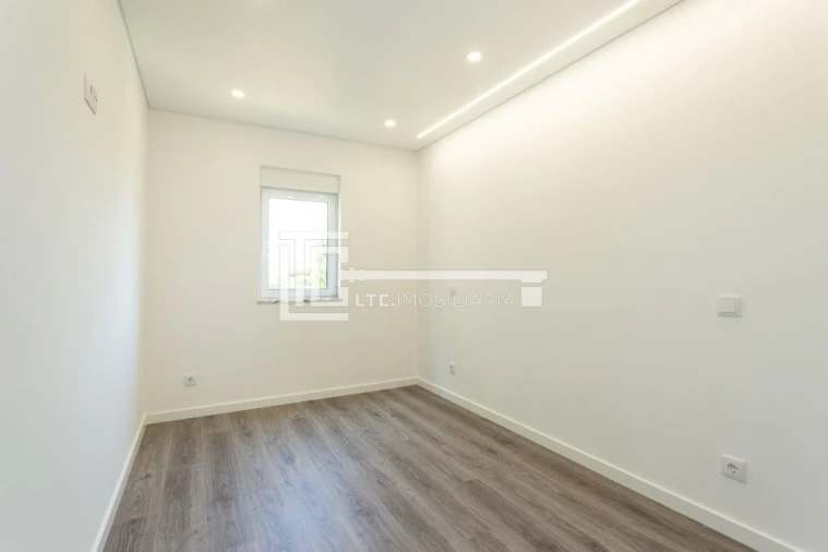 Apartamento T3 para Venda em Olivais Foto 17