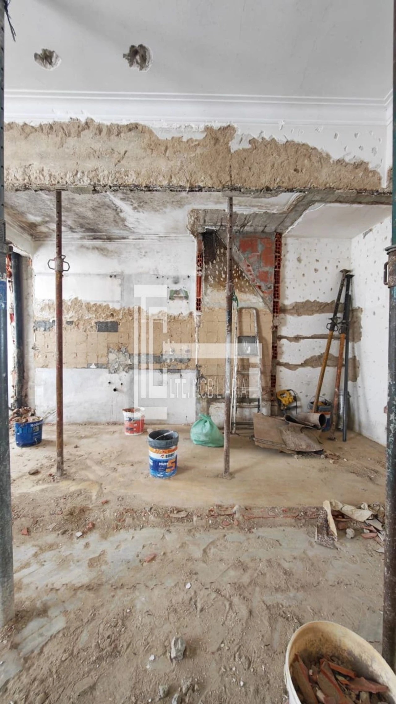 Apartamento T2 para Venda em Sacavém e Prior Velho Foto 4