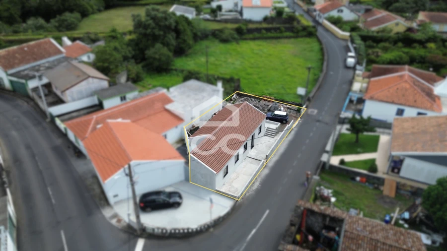 Moradia T2 para Venda em Terra Chã Foto 23