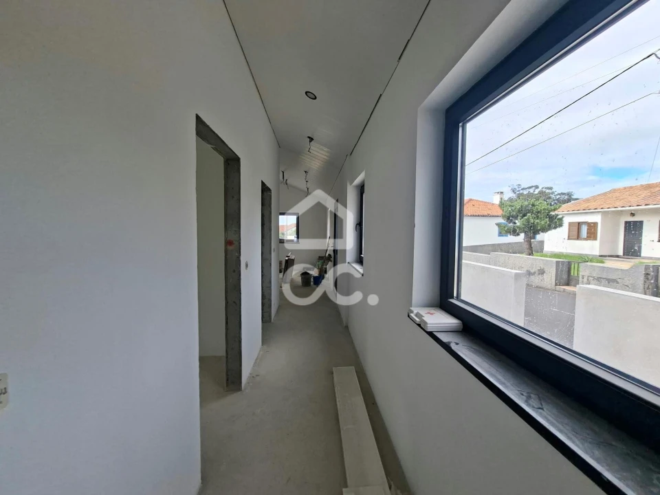 Moradia T2 para Venda em Terra Chã Foto 7