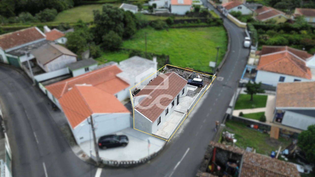 Moradia T2 para Venda em Terra Chã Foto 23