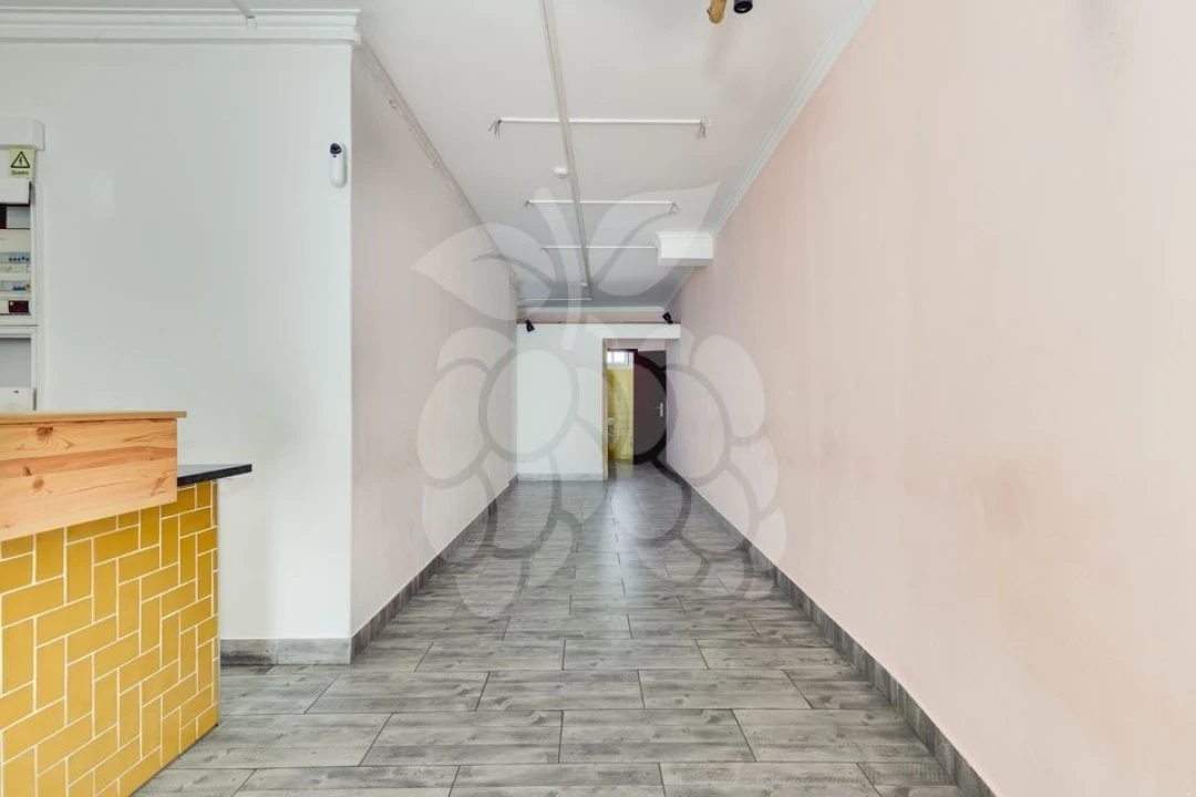 Apartamento T1 para Venda em Santo António Foto 7