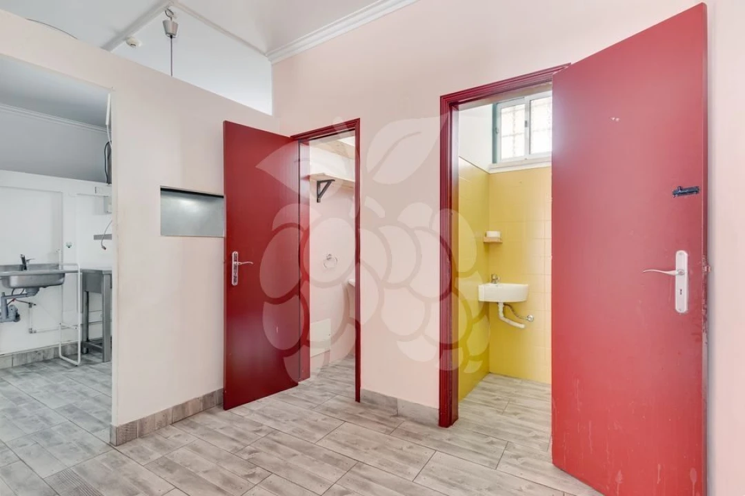 Apartamento T1 para Venda em Santo António Foto 9