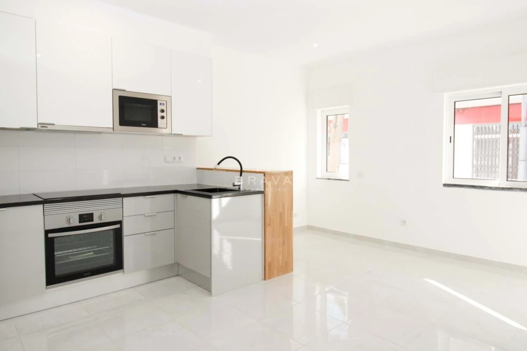 Apartamento T1 para Venda em Quarteira Foto 1