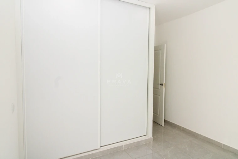 Apartamento T1 para Venda em Quarteira Foto 9