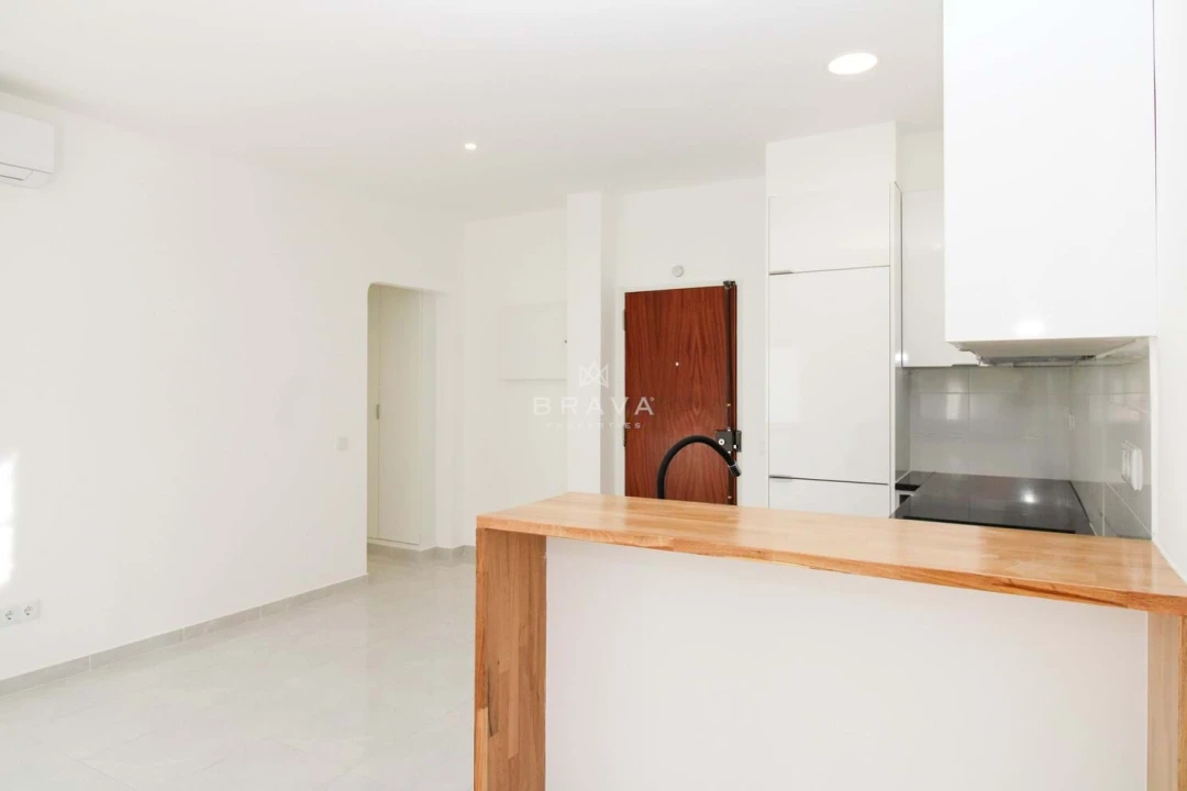 Apartamento T1 para Venda em Quarteira Foto 3