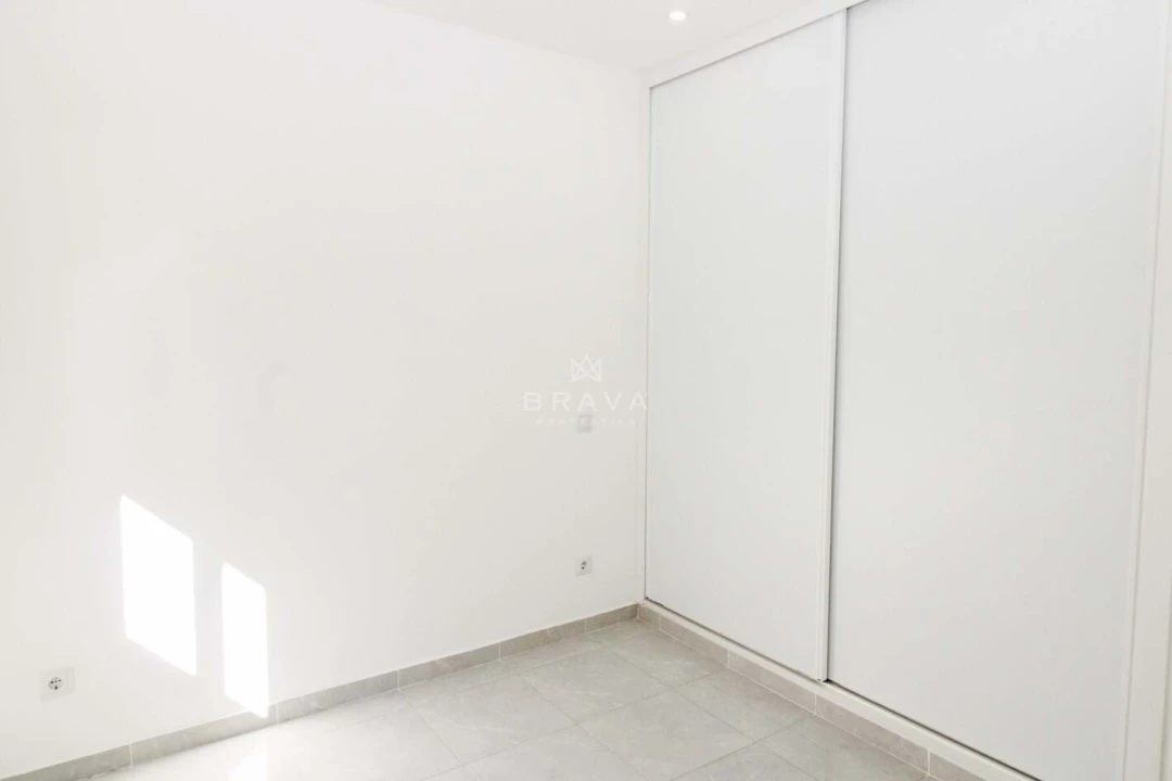 Apartamento T1 para Venda em Quarteira Foto 8