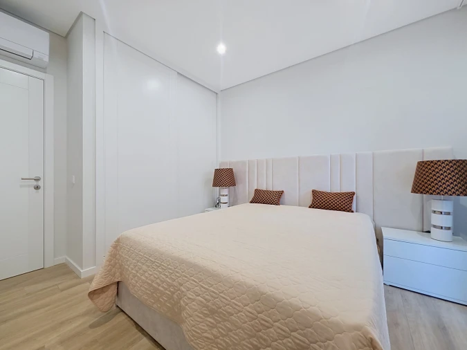Apartamento T2 para Venda em Portimão Foto 9