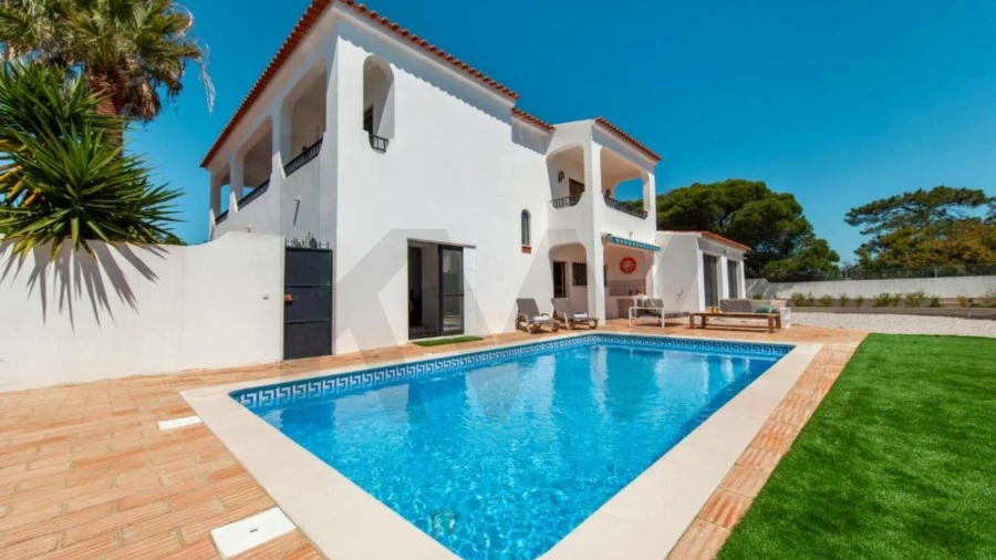 Moradia T4 para Arrendamento férias em Albufeira e Olhos de Água Foto 2