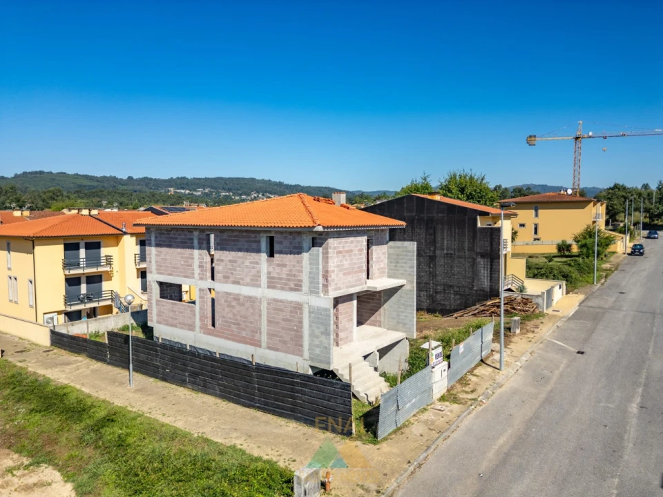 Moradia T3 para Venda em Loureira Foto 8