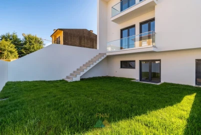 Moradia T3 para Venda em Loureira