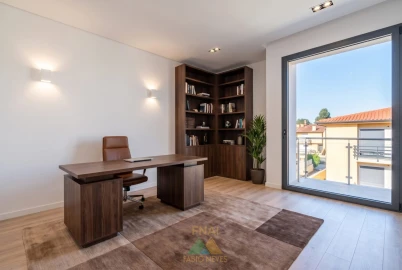 Moradia T3 para Venda em Loureira