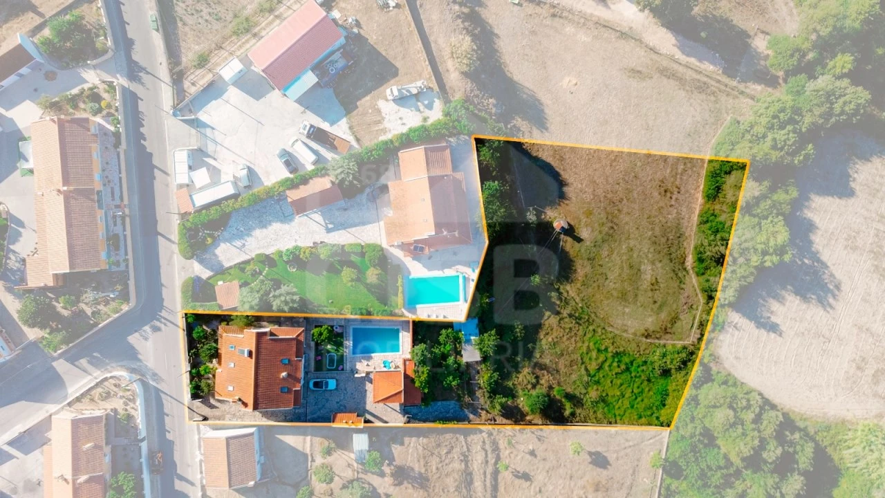 Moradia T4 para Venda em Barrosa Foto 2