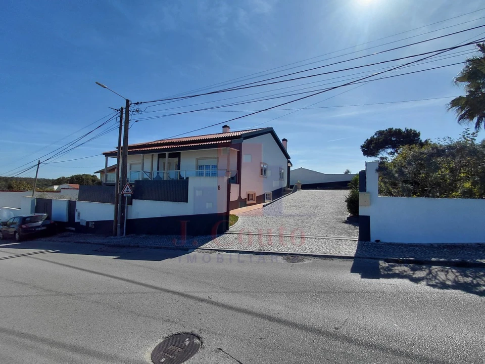 Moradia T4 para Arrendamento em Nadadouro Foto 7