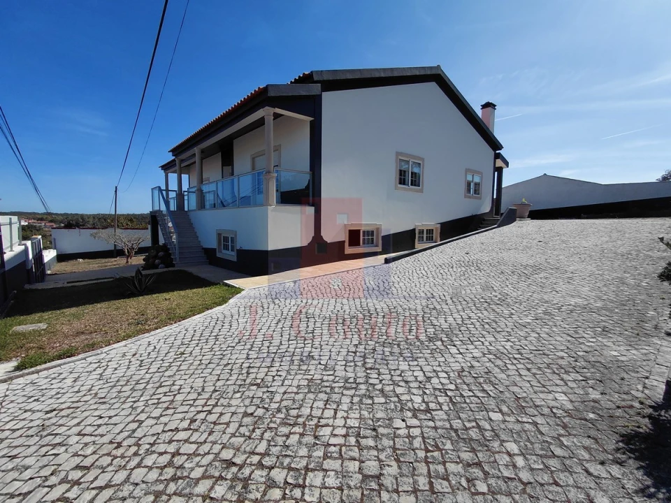 Moradia T4 para Arrendamento em Nadadouro Foto 9