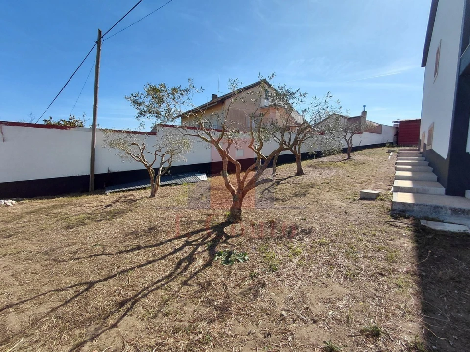 Moradia T4 para Arrendamento em Nadadouro Foto 10