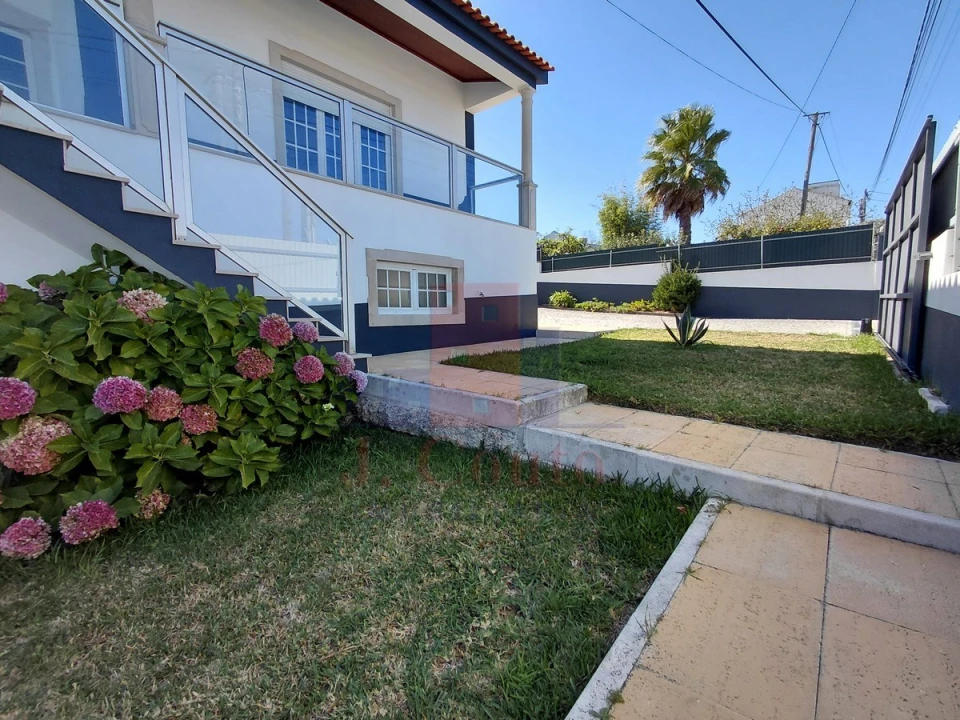 Moradia T4 para Arrendamento em Nadadouro Foto 3