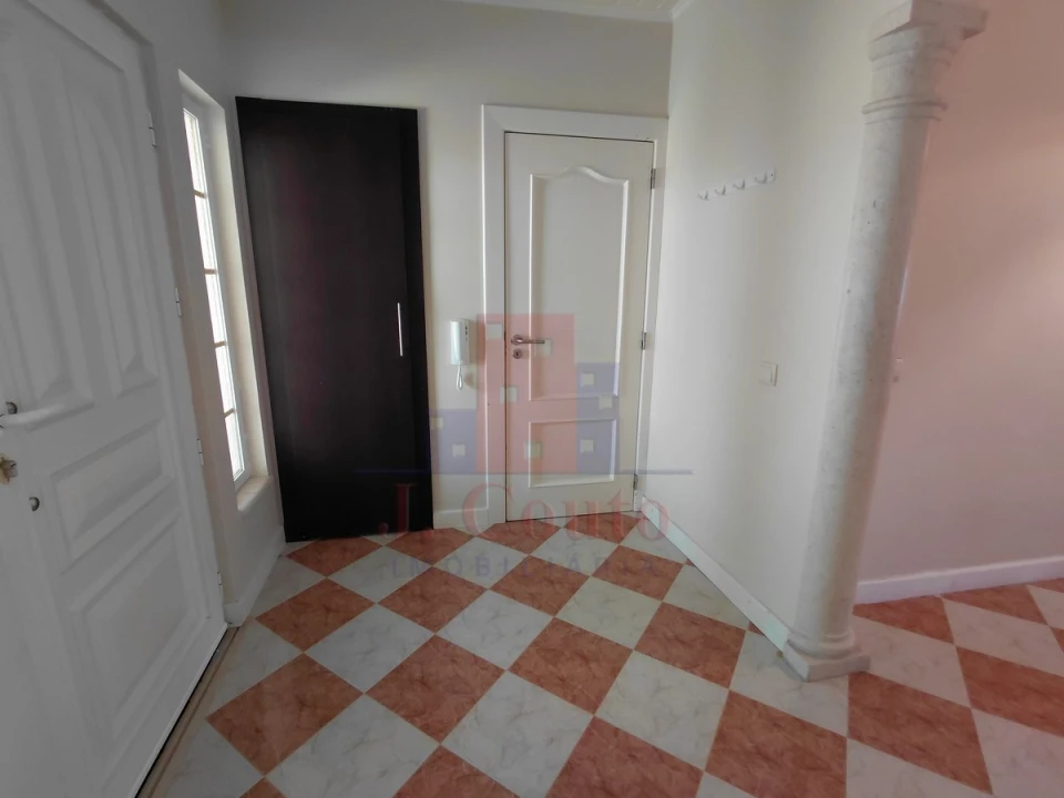 Moradia T4 para Arrendamento em Nadadouro Foto 21