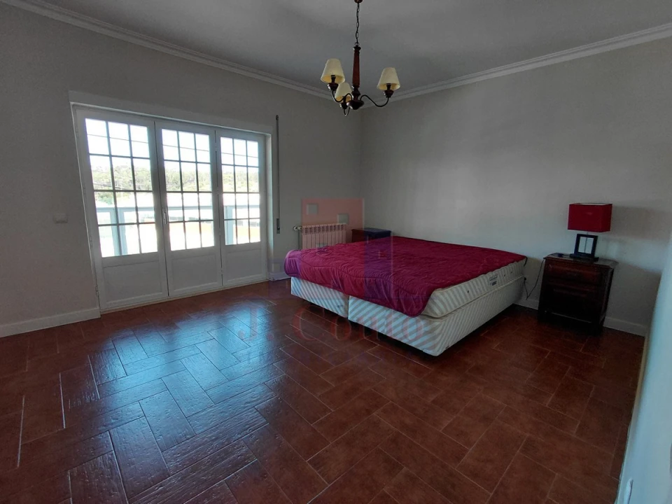 Moradia T4 para Arrendamento em Nadadouro Foto 31