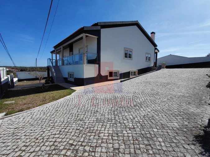 Moradia T4 para Arrendamento em Nadadouro Foto 9