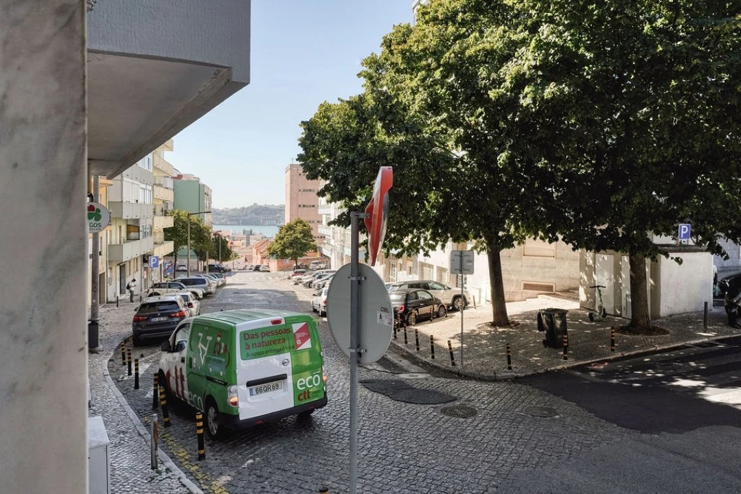 Apartamento T2 para Arrendamento em Ajuda Foto 13
