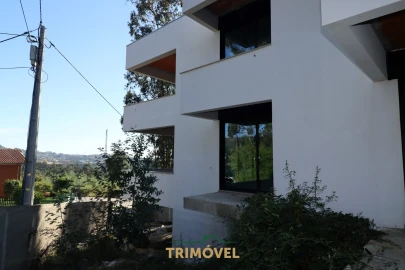 Moradia T2 para Venda em O. Azeméis, Riba-Ul, Ul, Macinhata Seixa, Madail