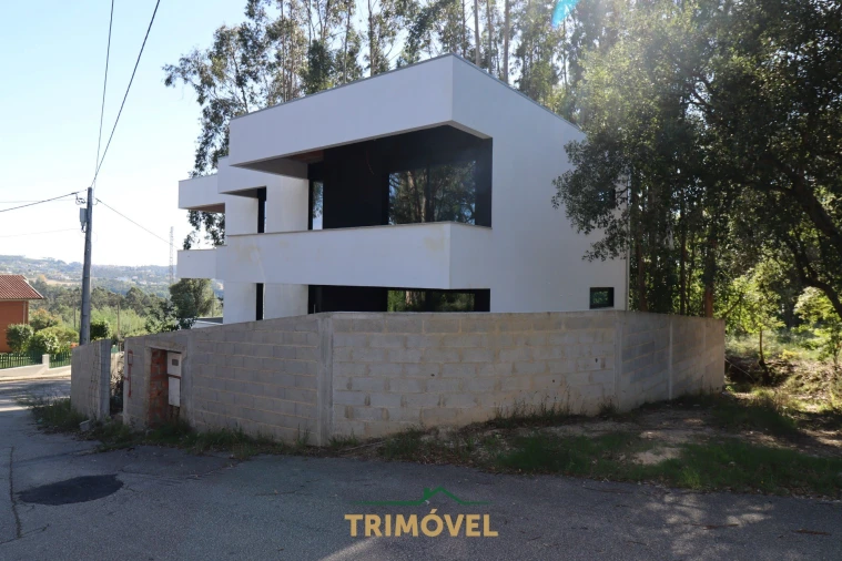 Moradia T2 para Venda em O. Azeméis, Riba-Ul, Ul, Macinhata Seixa, Madail Foto 25